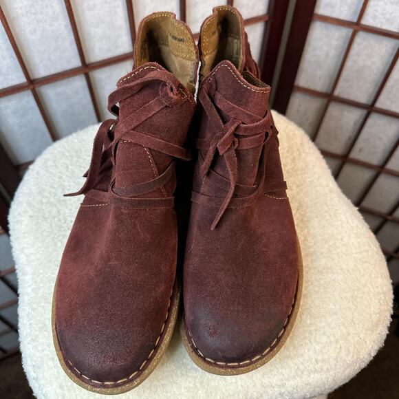 Boc Women's leather booties with easy on zipper size 8 - Picture 3 of 7